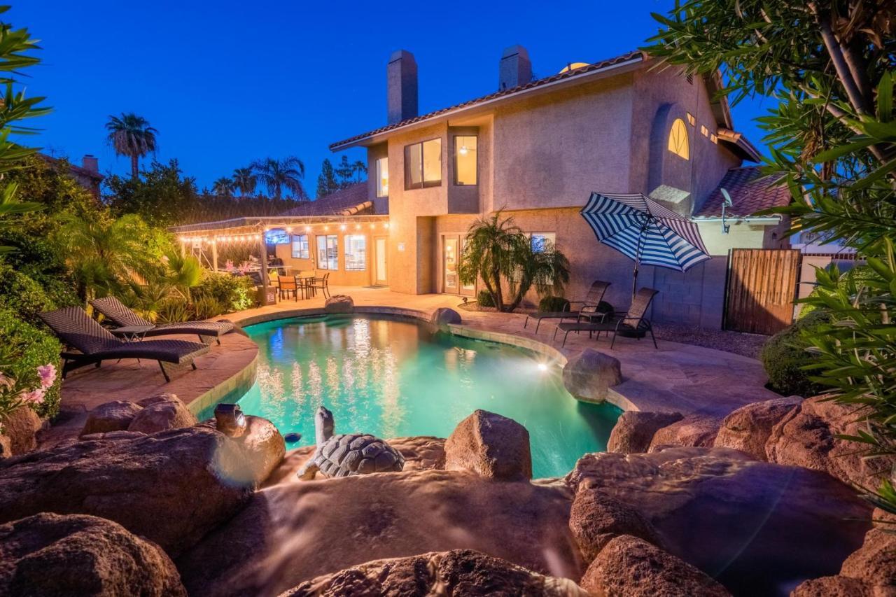Premier Hosts Present Scottsdale Luxury Oasis With Lagoon Pool *