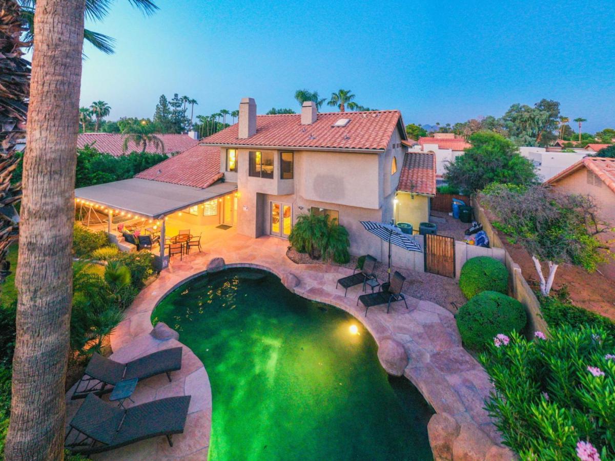 Premier Hosts Present Scottsdale Luxury Oasis With Lagoon Pool Holiday home Phoenix